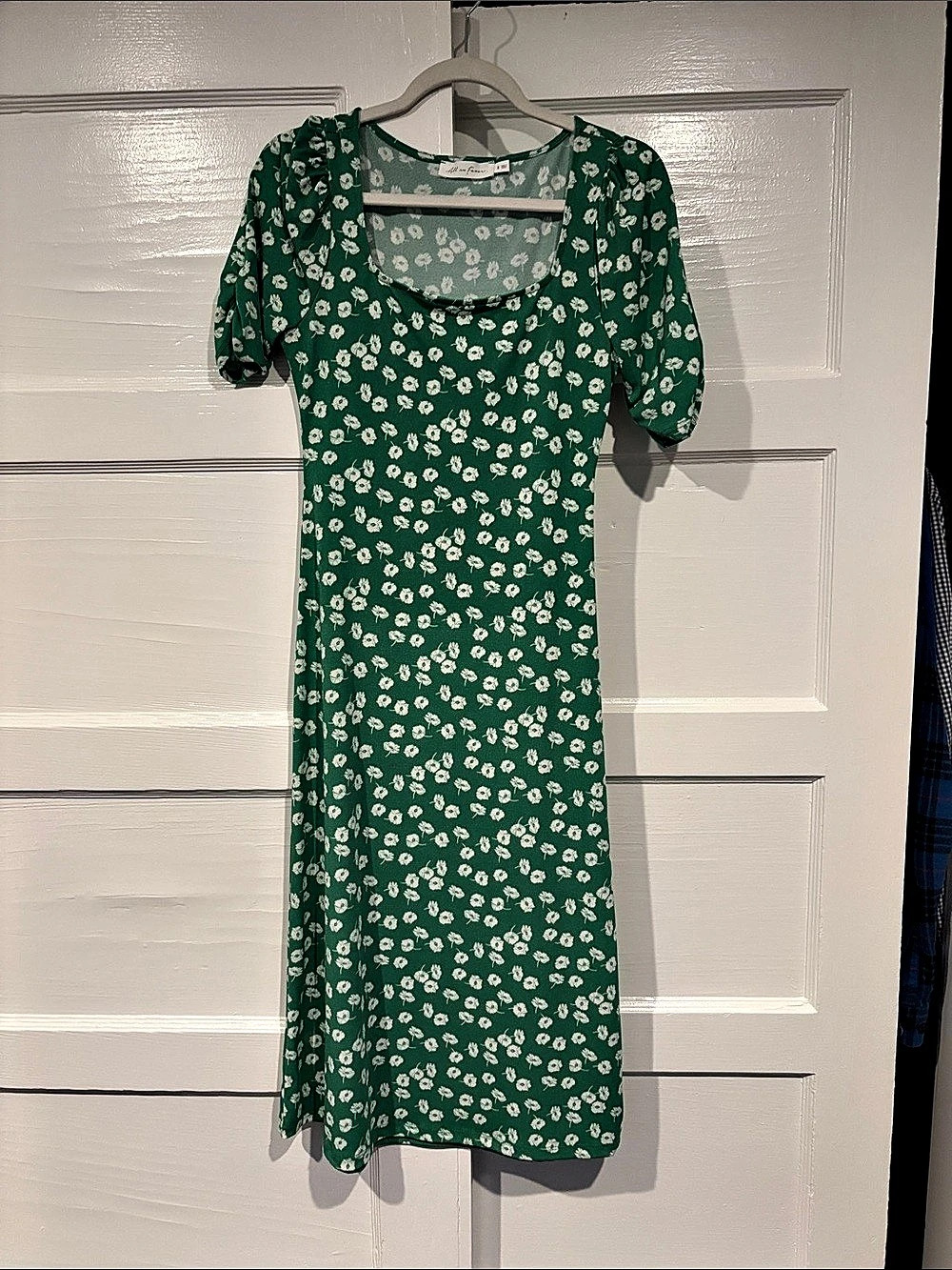 NWOT All in Favor Floral Print Short Sleeve Midi Dress Green & White Small